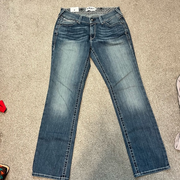 NWT! Women's Ariat Midrise straight leg jeans - Picture 3 of 8